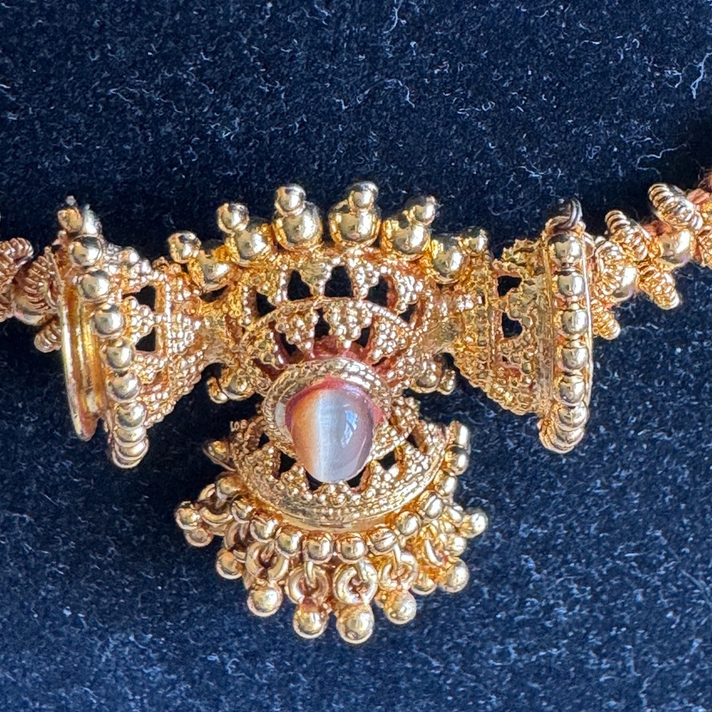๐Elegant Gold Necklace - Picture 9 of 9